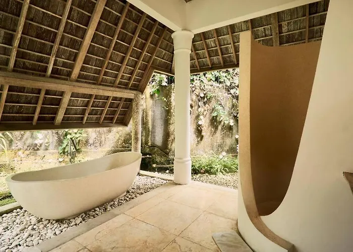 Unique 3br With Pool 5 Minute Walk To The Pererenan *