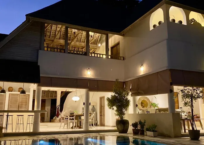 Unique 3br With Pool 5 Minute Walk To The Pererenan *