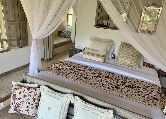 Unique 3br With Pool 5 Minute Walk To The Pererenan Вилла