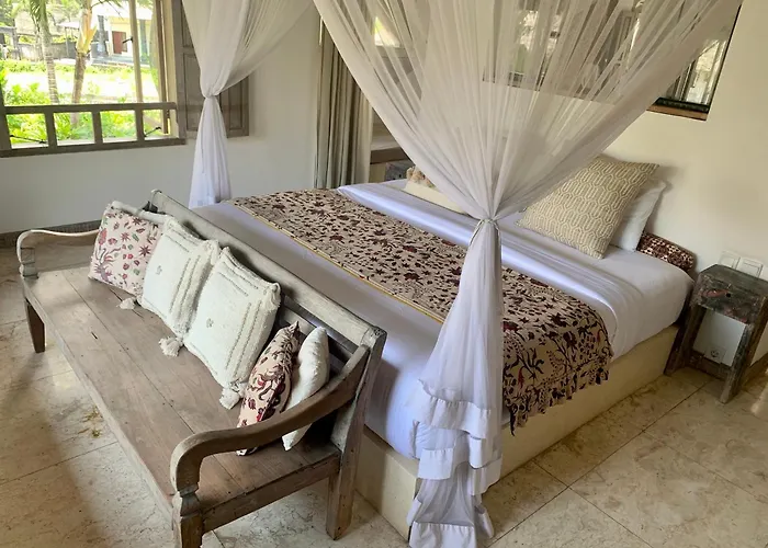 Unique 3br With Pool 5 Minute Walk To The Pererenan Вилла