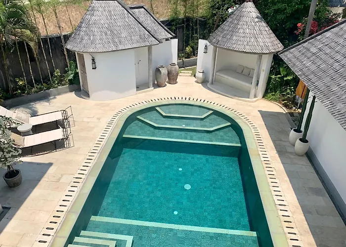 Unique 3br With Pool 5 Minute Walk To The Pererenan Вилла *