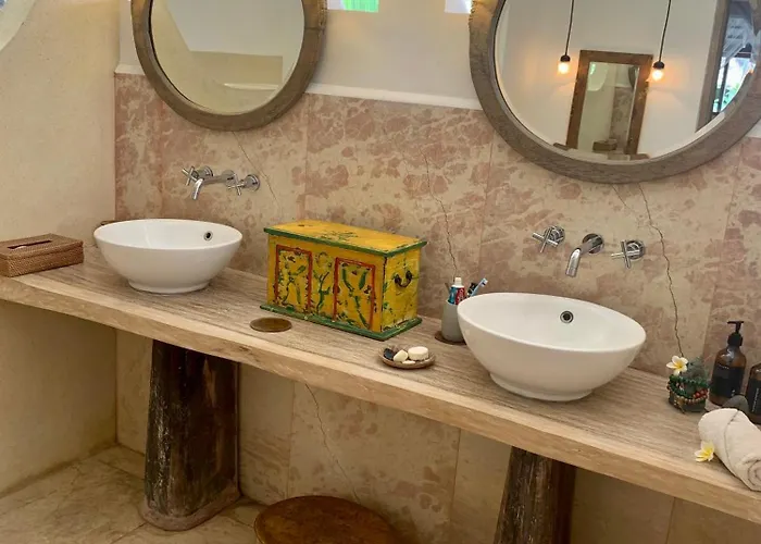 Unique 3br With Pool 5 Minute Walk To The Pererenan Вилла Чангу
