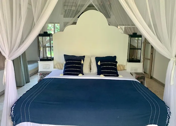 Unique 3br With Pool 5 Minute Walk To The Pererenan
