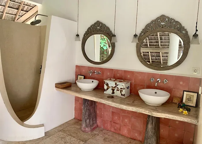 Unique 3br With Pool 5 Minute Walk To The Pererenan Вилла