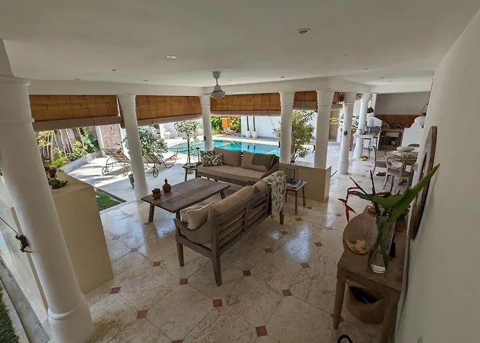 Unique 3br With Pool 5 Minute Walk To The Pererenan Вилла Чангу