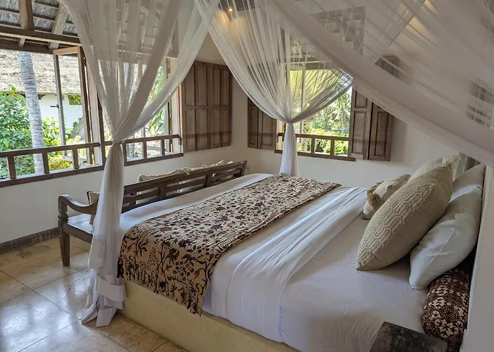 Unique 3br With Pool 5 Minute Walk To The Pererenan *